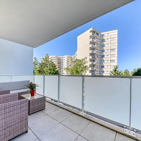 Guestready - Bright W/ Parking & Terrace Apartment