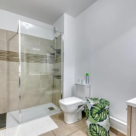 Apartment Guestready - Bright W/ Parking & Terrace