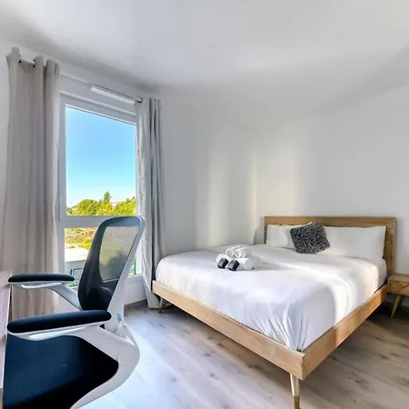 Guestready - Bright W/ Parking & Terrace Apartment Lyon