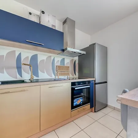 Guestready - Bright W/ Parking & Terrace Λυών