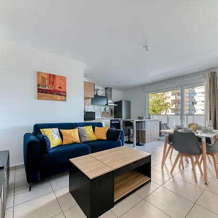 Guestready - Bright W/ Parking & Terrace Apartment *
