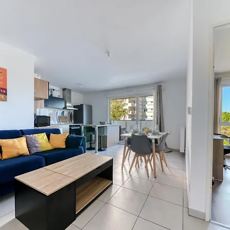 Guestready - Bright W/ Parking & Terrace Apartment *